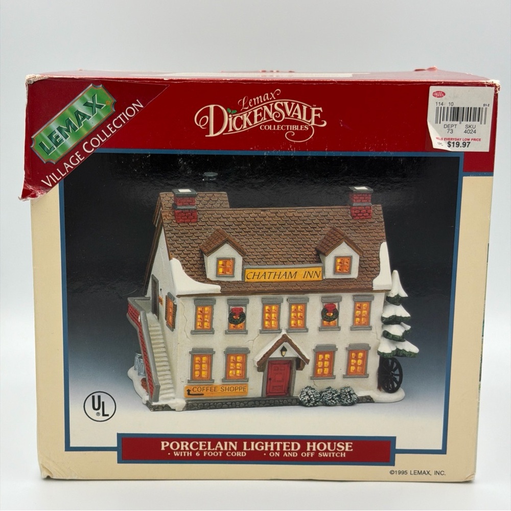 Lemax Porcelain Lighted House - Chatham Inn